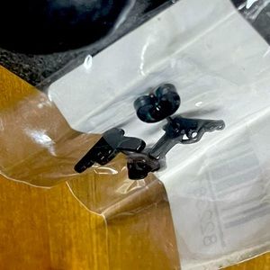 NwT black stud earrings